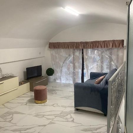 Tiluri Appartement Napels Buitenkant foto