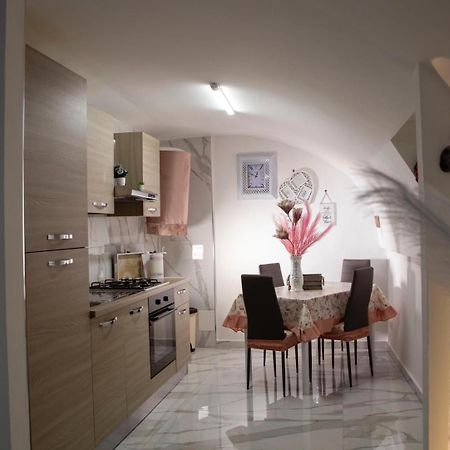Tiluri Appartement Napels Buitenkant foto