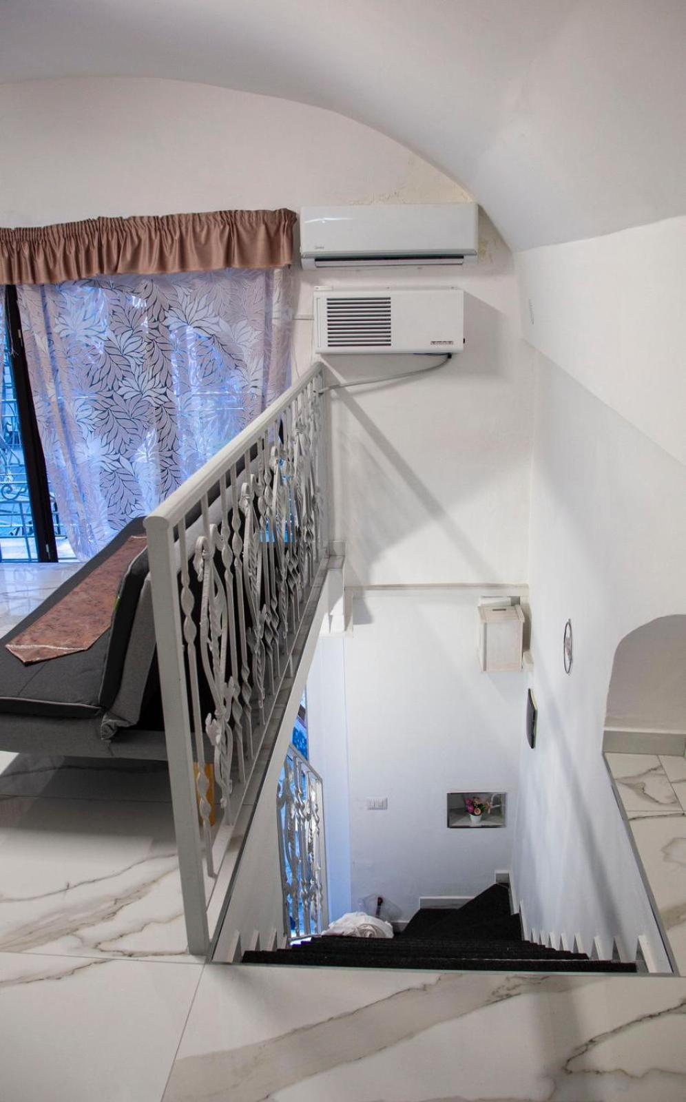 Tiluri Appartement Napels Buitenkant foto
