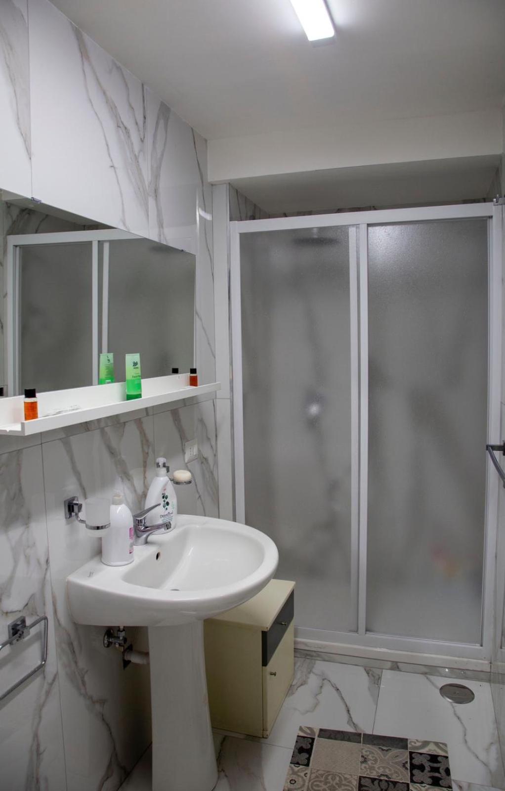 Tiluri Appartement Napels Buitenkant foto
