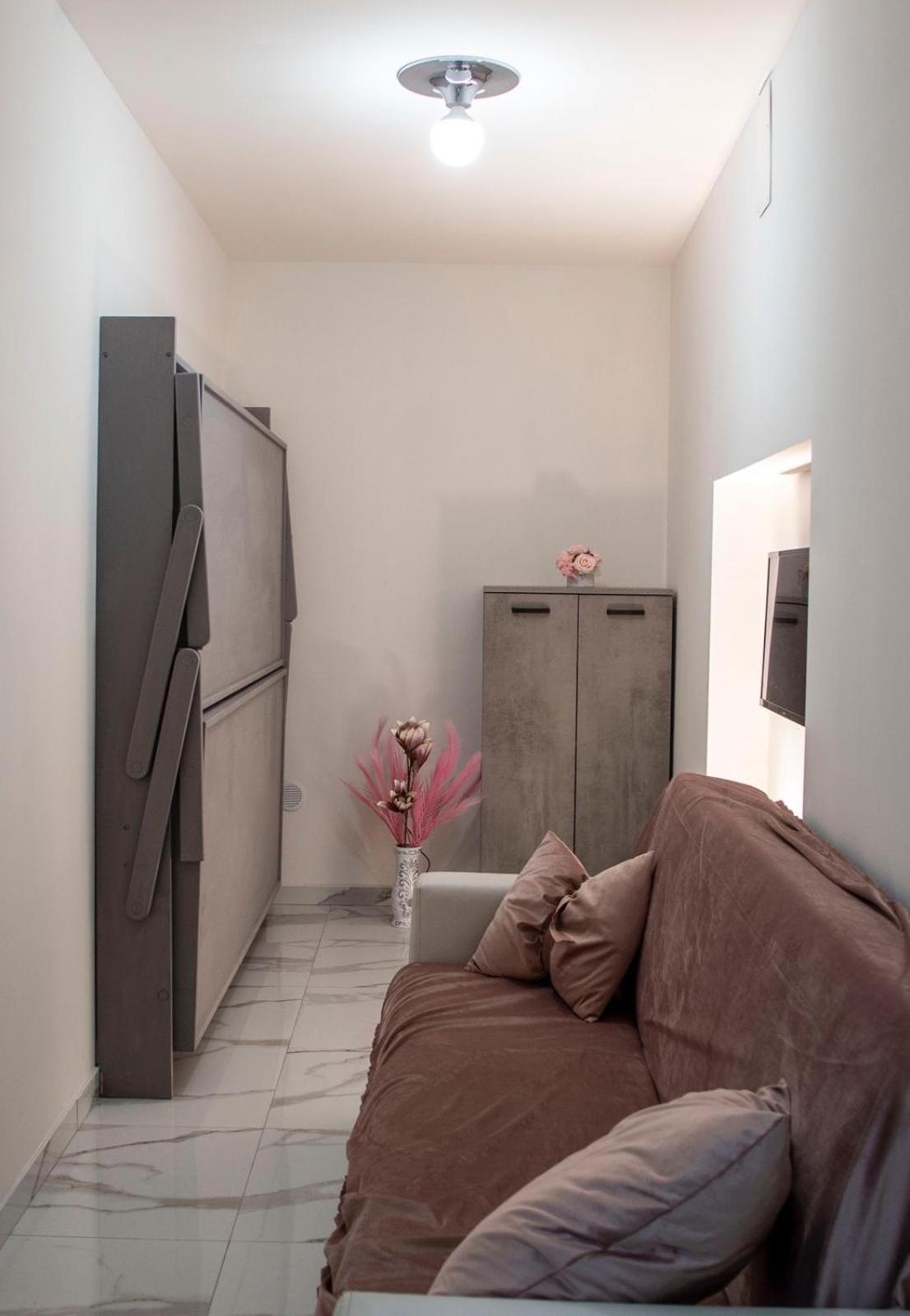 Tiluri Appartement Napels Buitenkant foto
