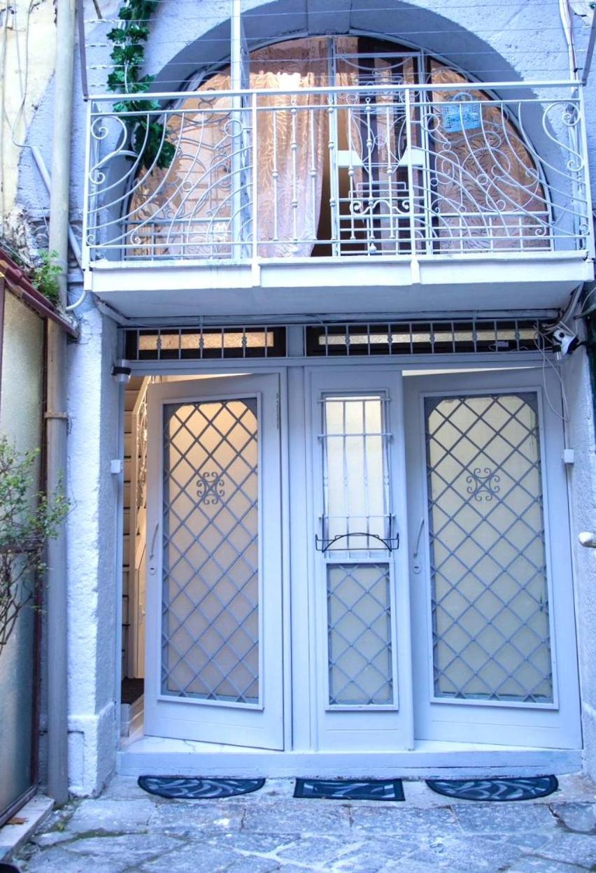 Tiluri Appartement Napels Buitenkant foto