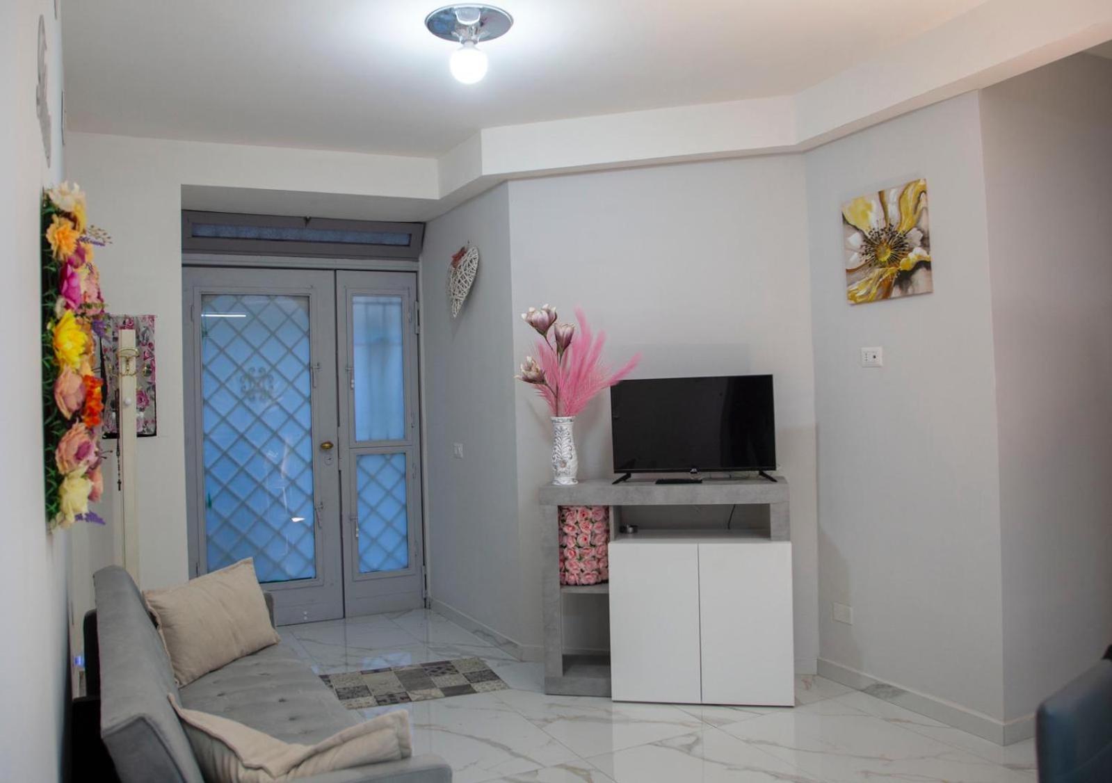 Tiluri Appartement Napels Buitenkant foto